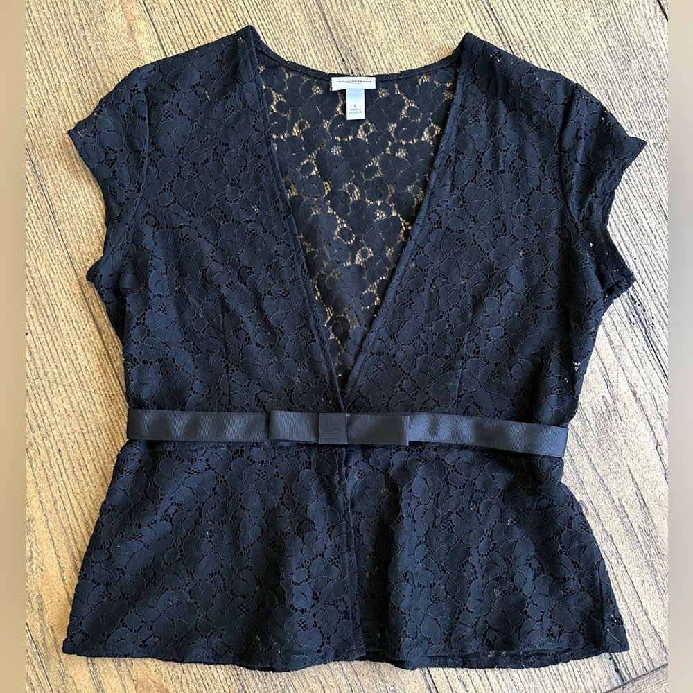ISAAC MIZRAHI Black Lace Cap Sleeve Deep V Open Front Blouse w/Ribbon Belt